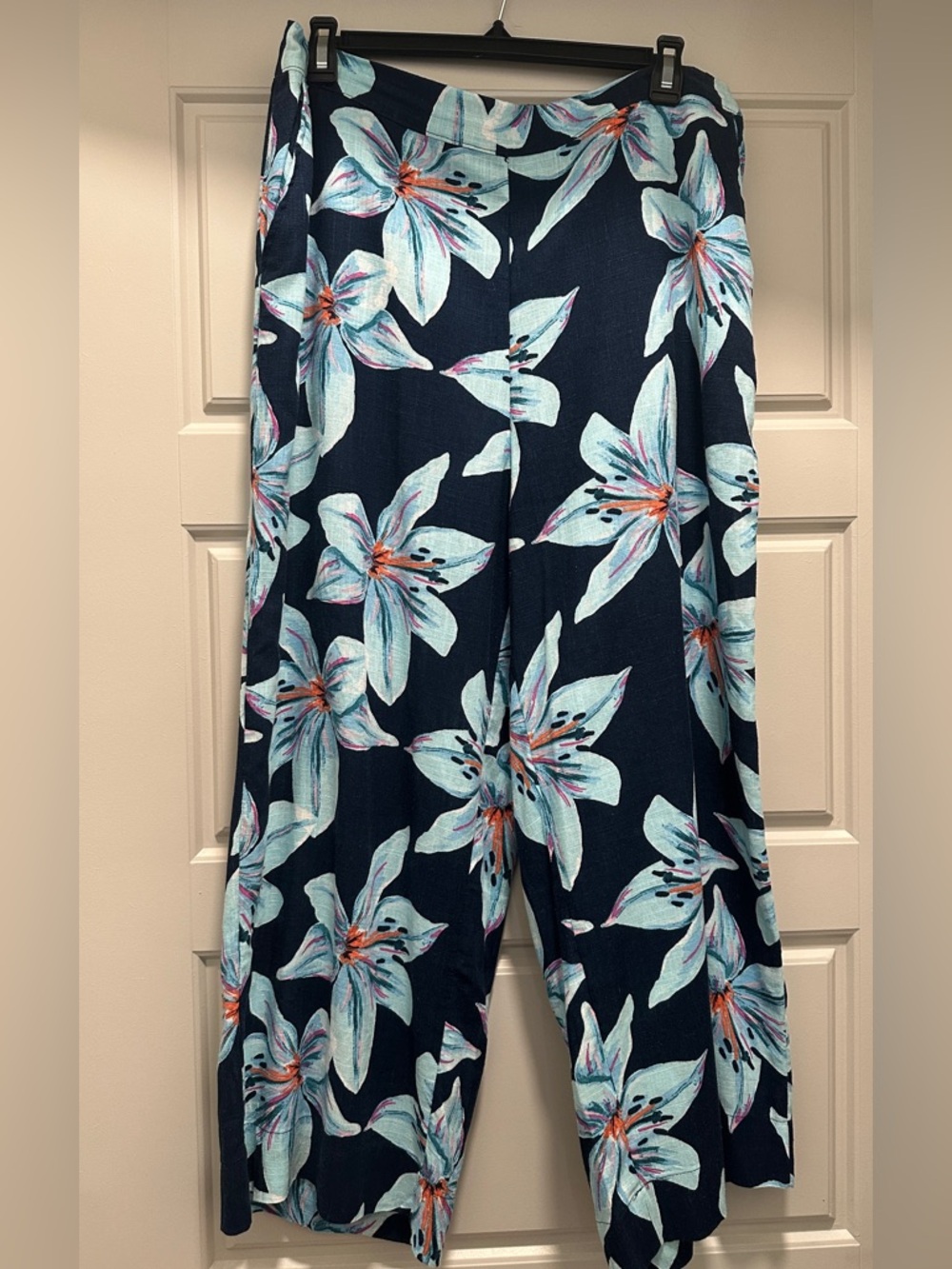 Women's Petite Navy Floral Wide-Leg Pants
